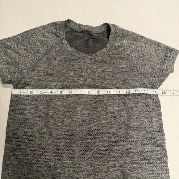 Lululemon Swiftly Tech Short-Sleeve Shirt 2.0 Hip Length
Tokyo, *FLAW*, Size 6 - Picture 6 of 8